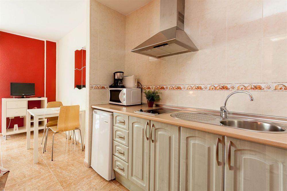 Apartamentos El Cenachero Malaga Luaran gambar