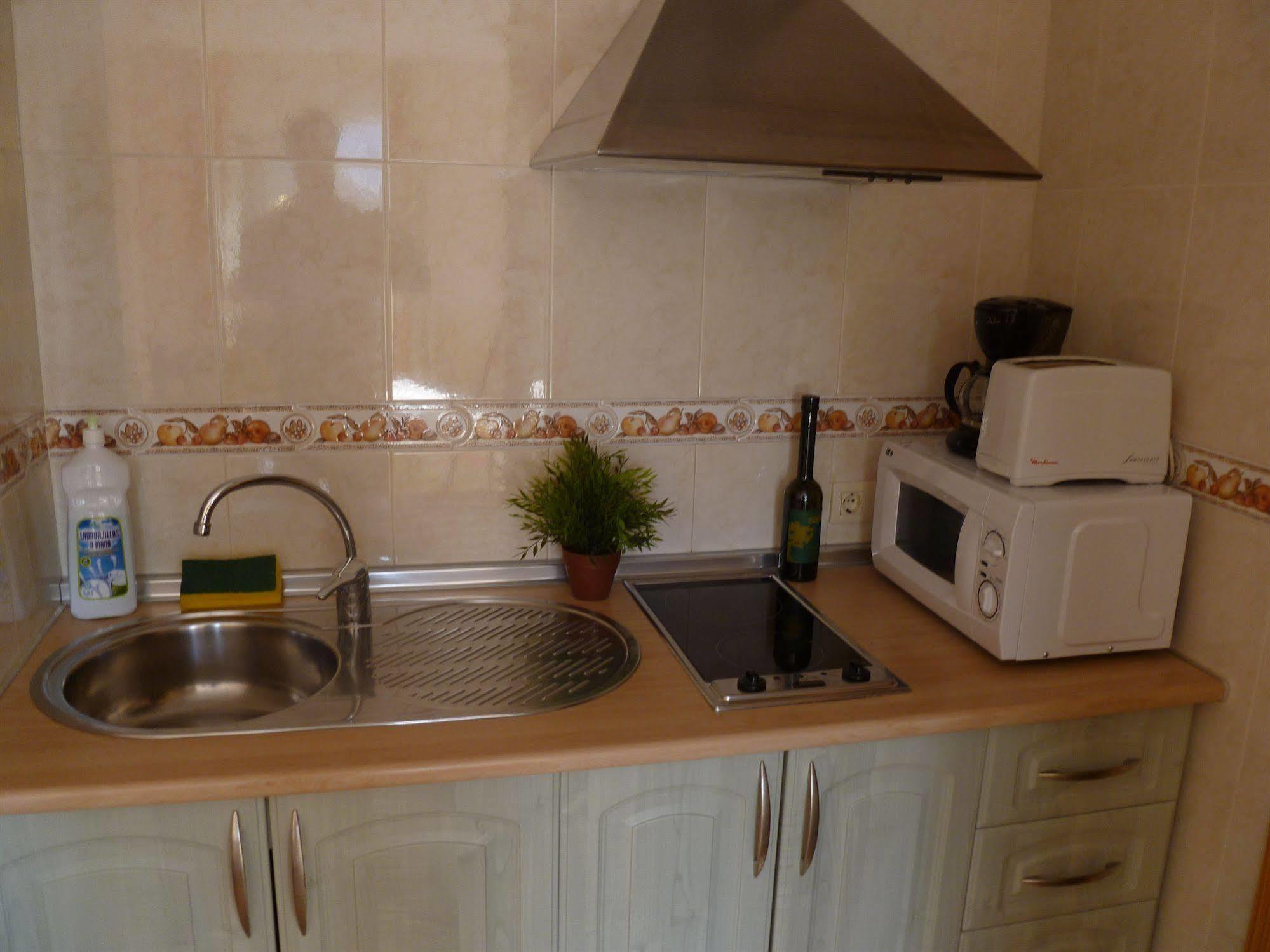 Apartamentos El Cenachero Malaga Luaran gambar